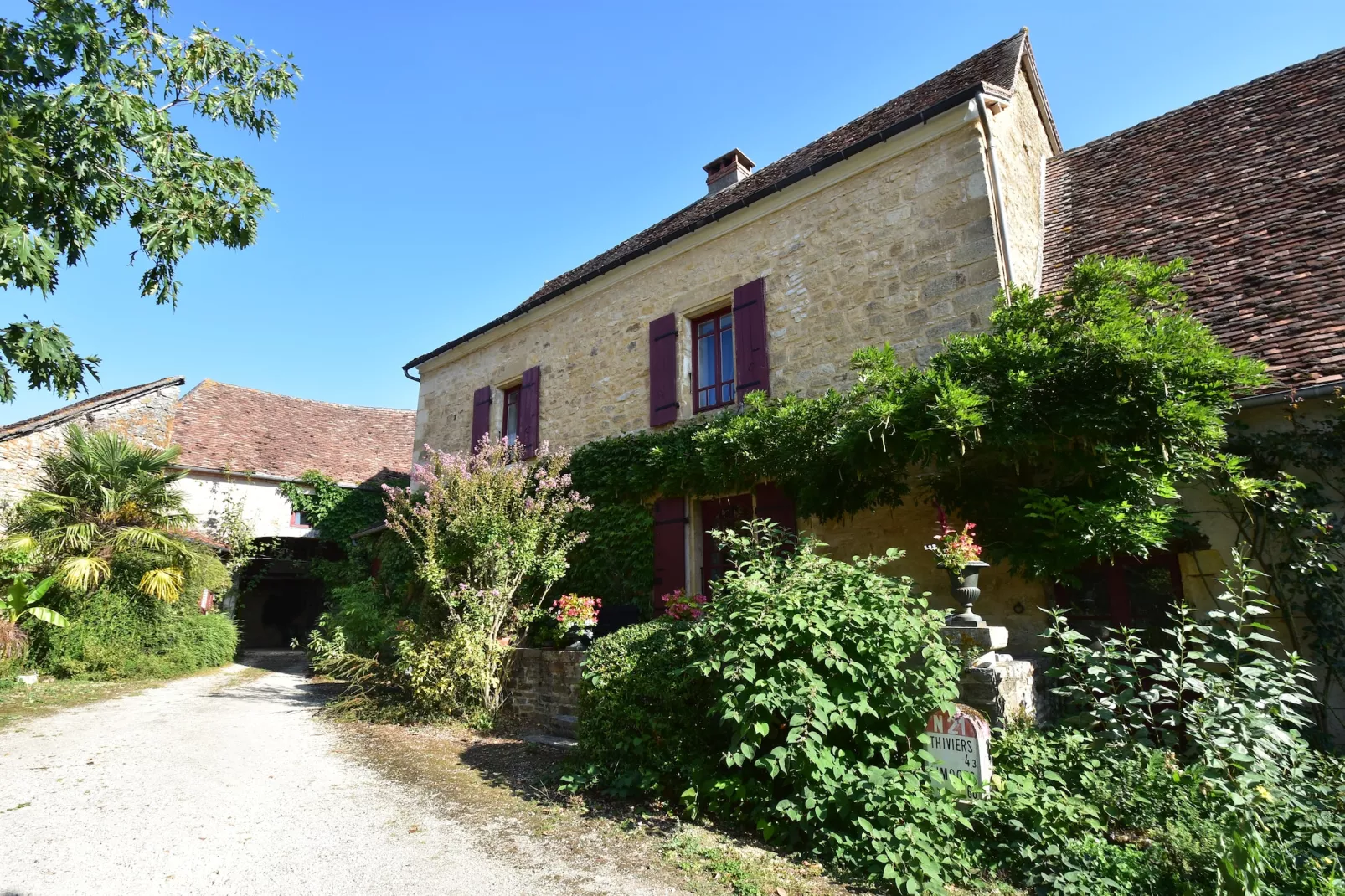 Maison de vacances St Jory las Bloux-Außenbereich Sommer