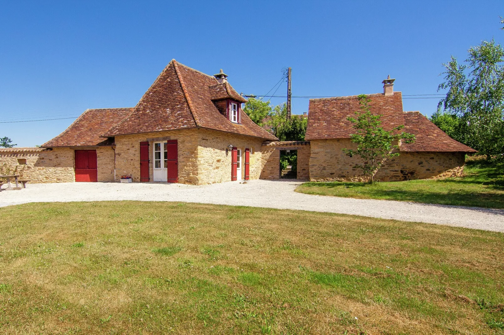 Le Patelin 10P-Exterior in summer