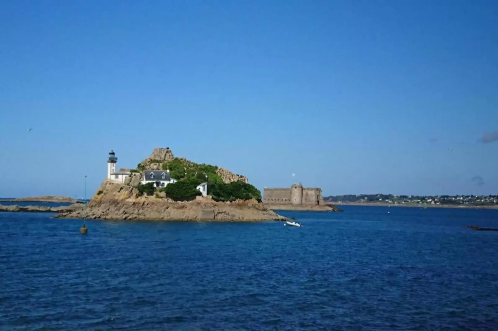 Le Manoir de Coatanscour-Areas within 20km in summer