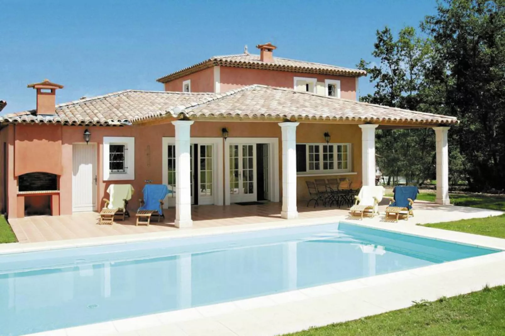 Domaine de Fayence 6-Exterior in summer