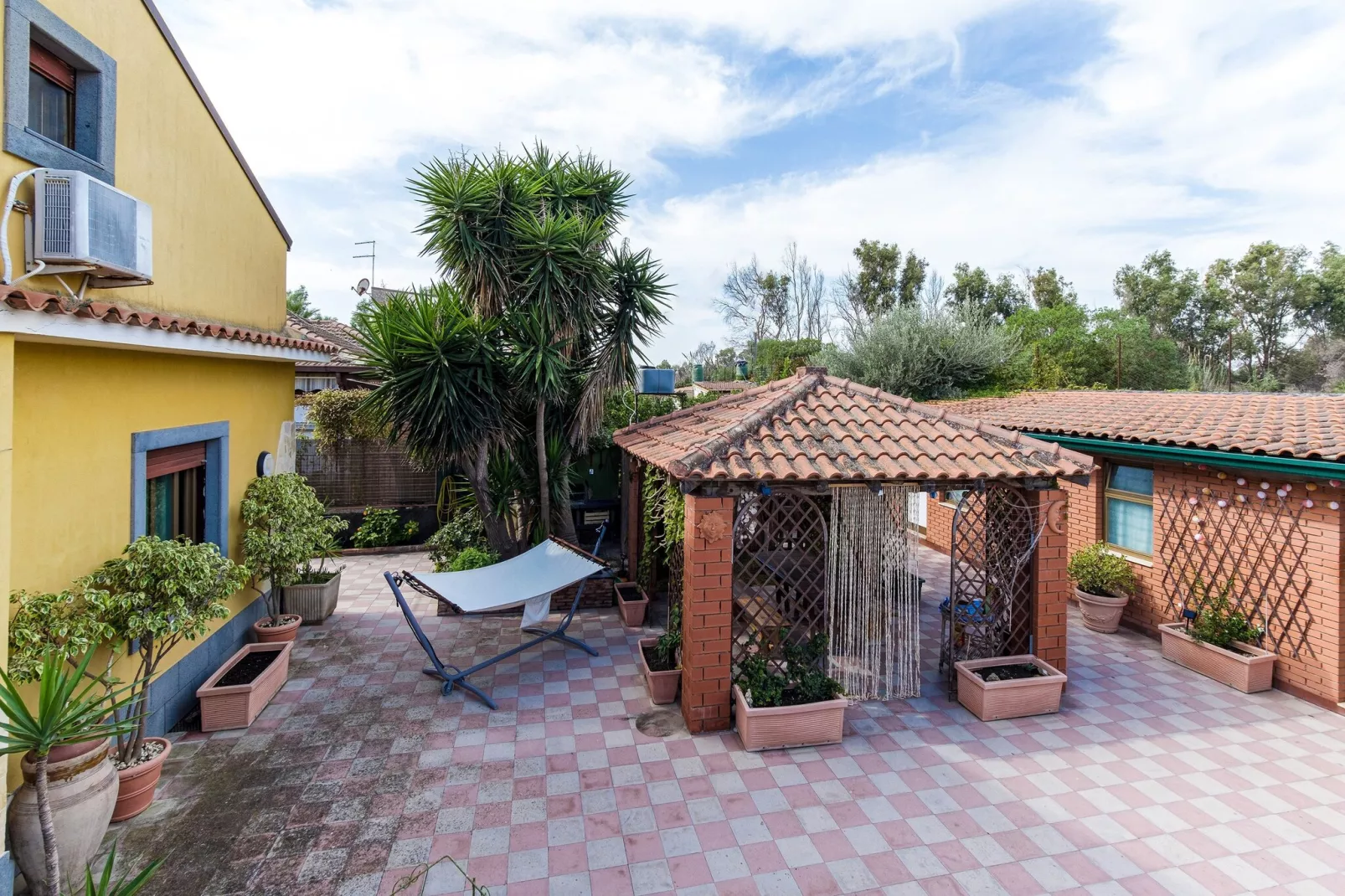 Casa Fassari-Außenbereich Sommer