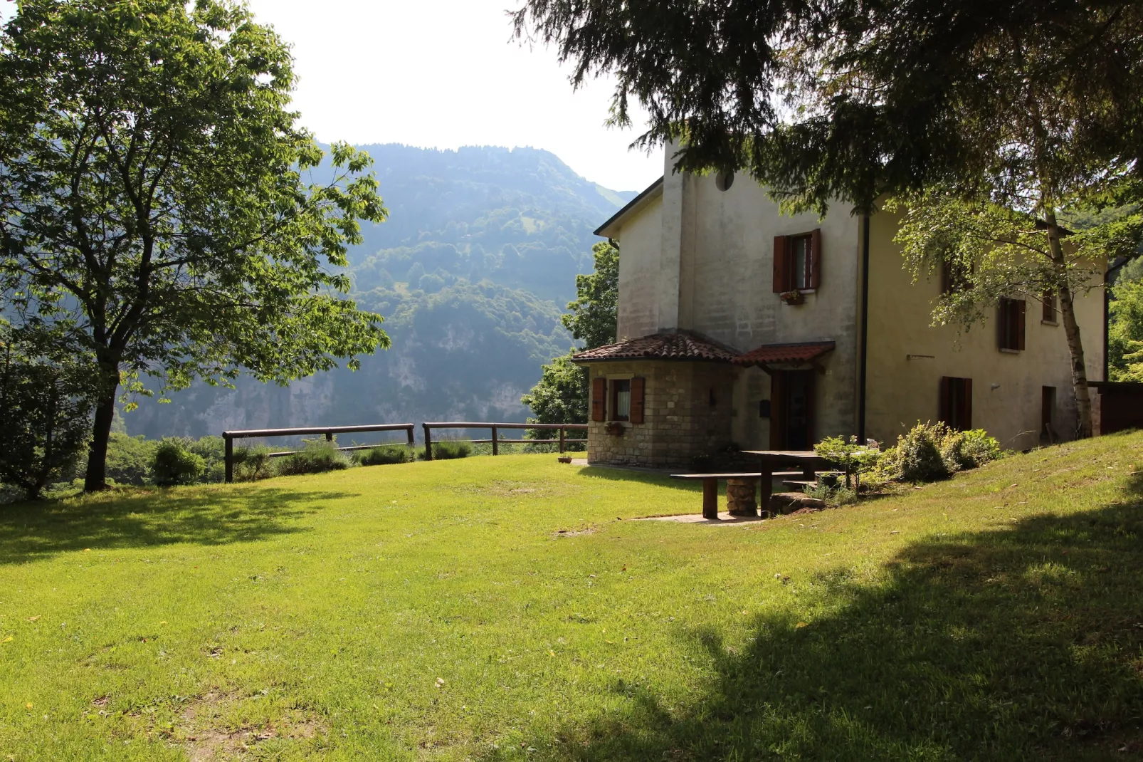 Tonino-Exterior in summer