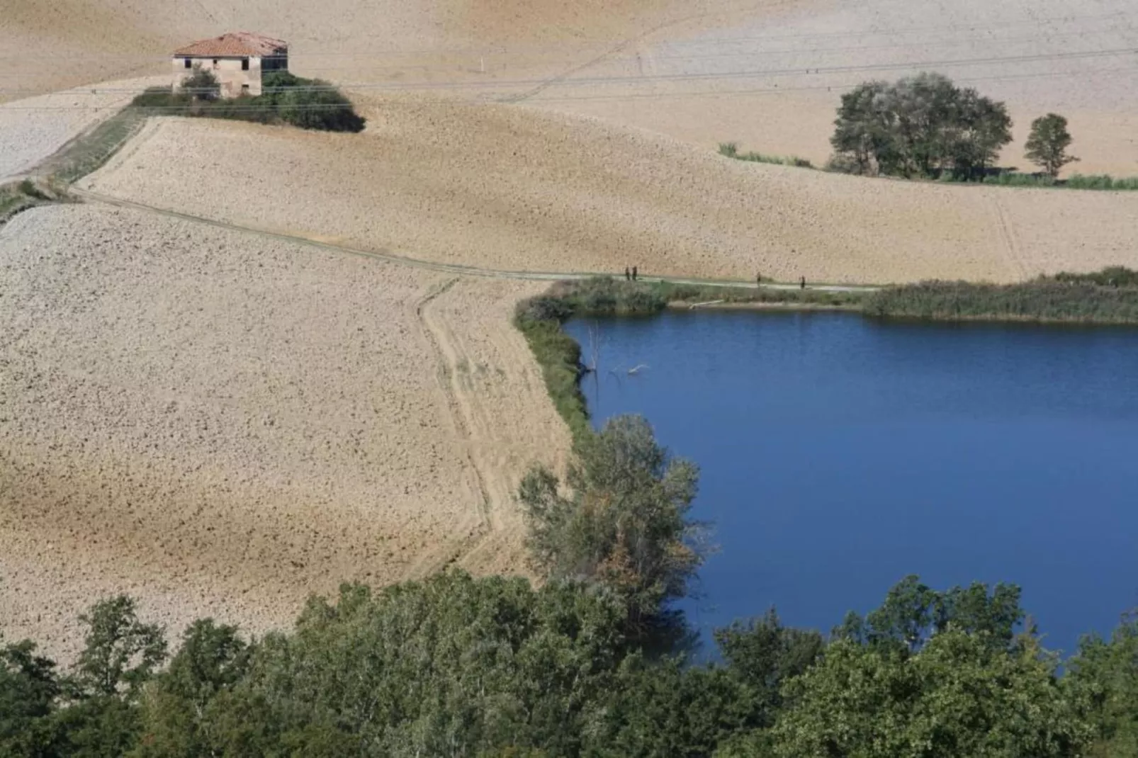 Gaville 8-Areas within 20km in summer