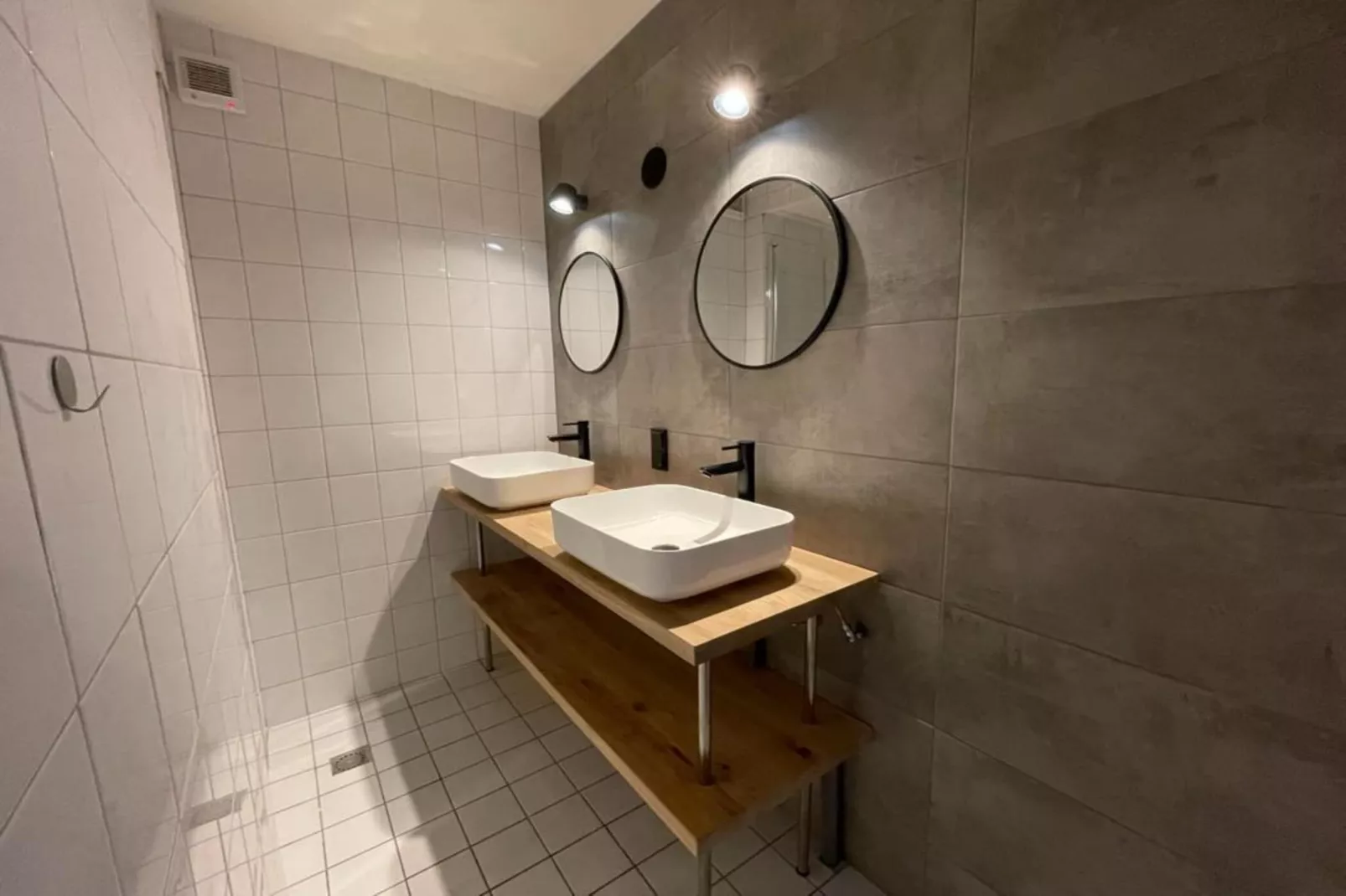 Vitamine Zee-Bathroom