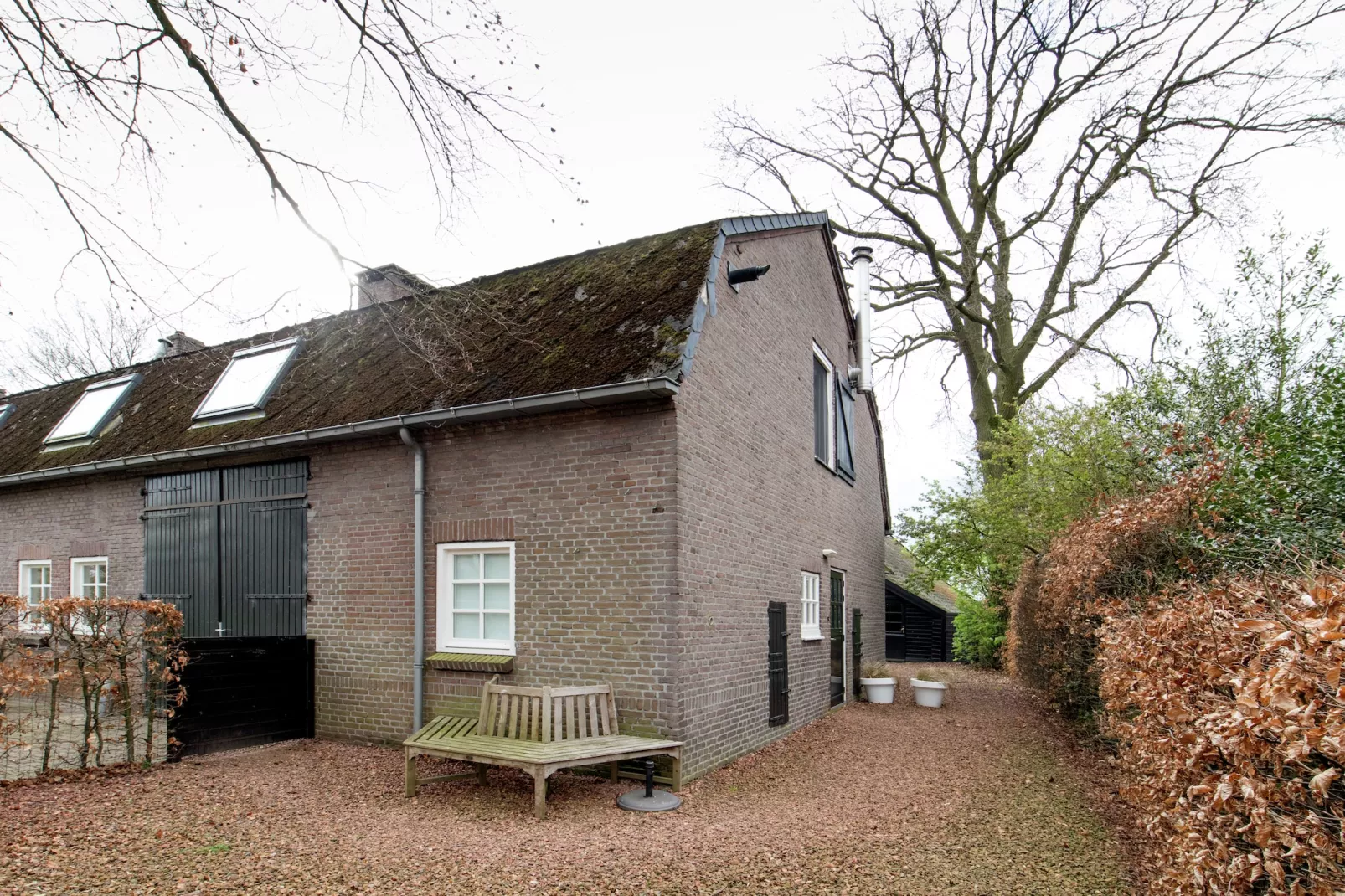 Dorpswoning Op Niveau-Gardens in summer