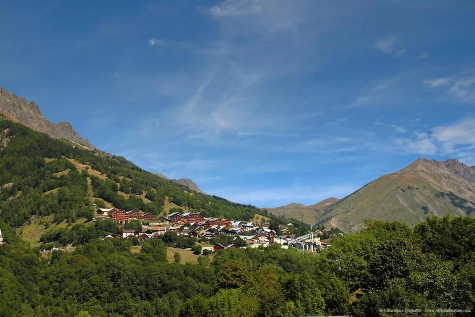 Les Epinettes 4-Areas within 20km in summer