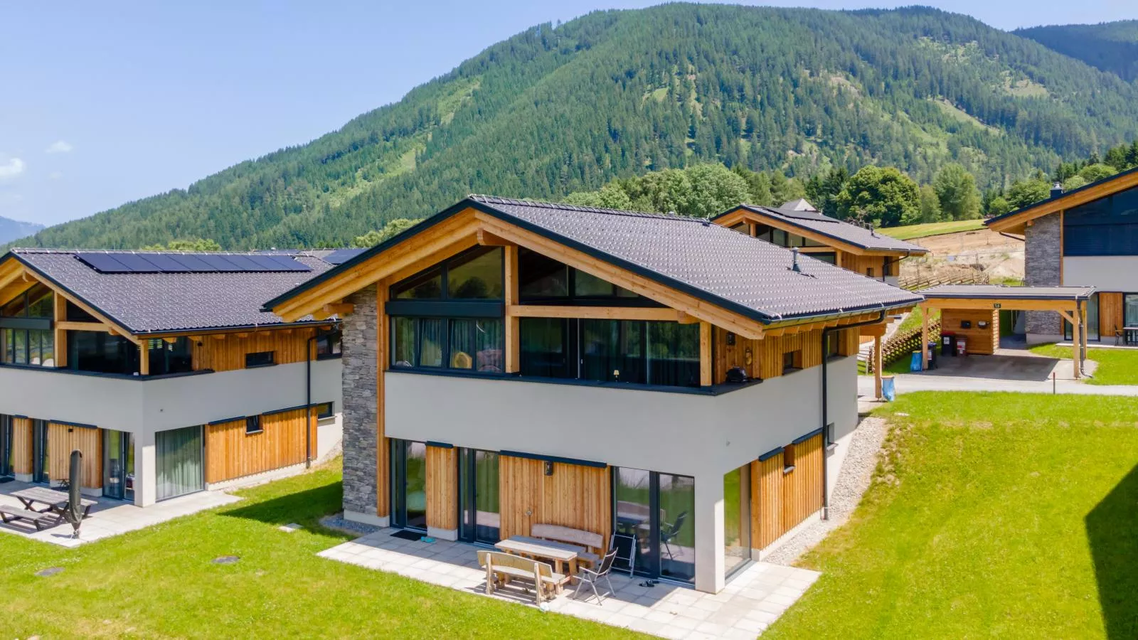 Grebenzen Lodge Prinz-Exterior in summer