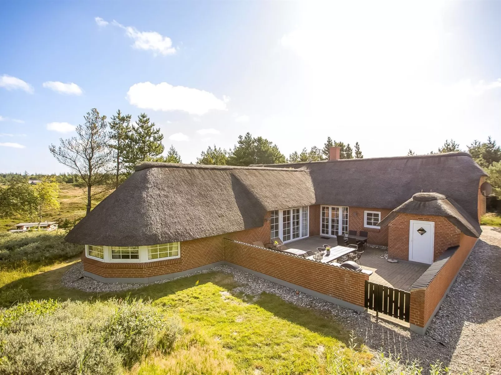 "Artan" - 2.6km from the sea-Draußen