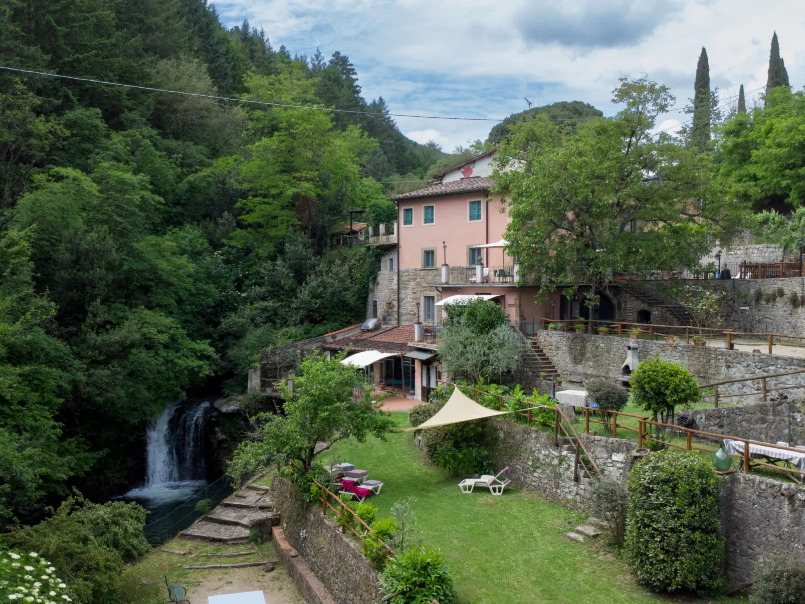 Il Mulinaccio-Outside