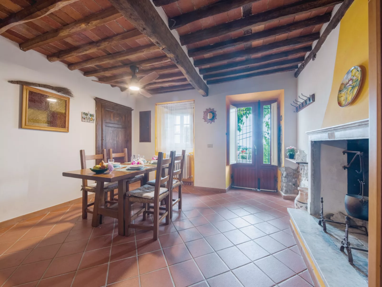 Casa di Nena-Inside