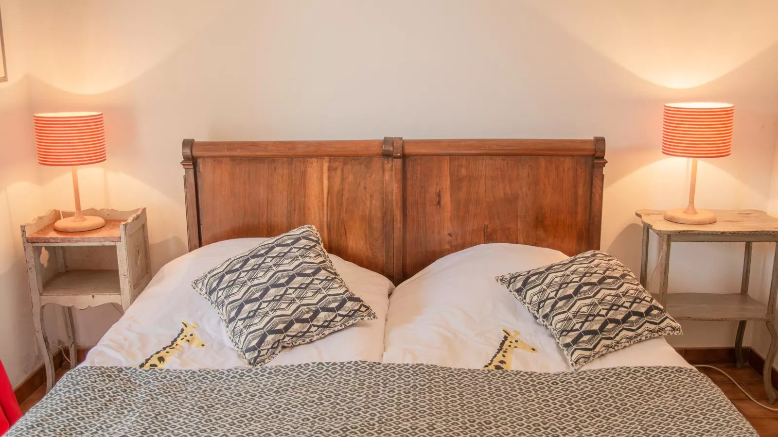 Loumic-Bedroom
