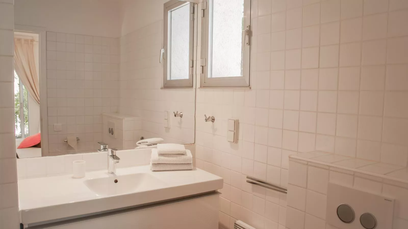 Loumic-Bathroom