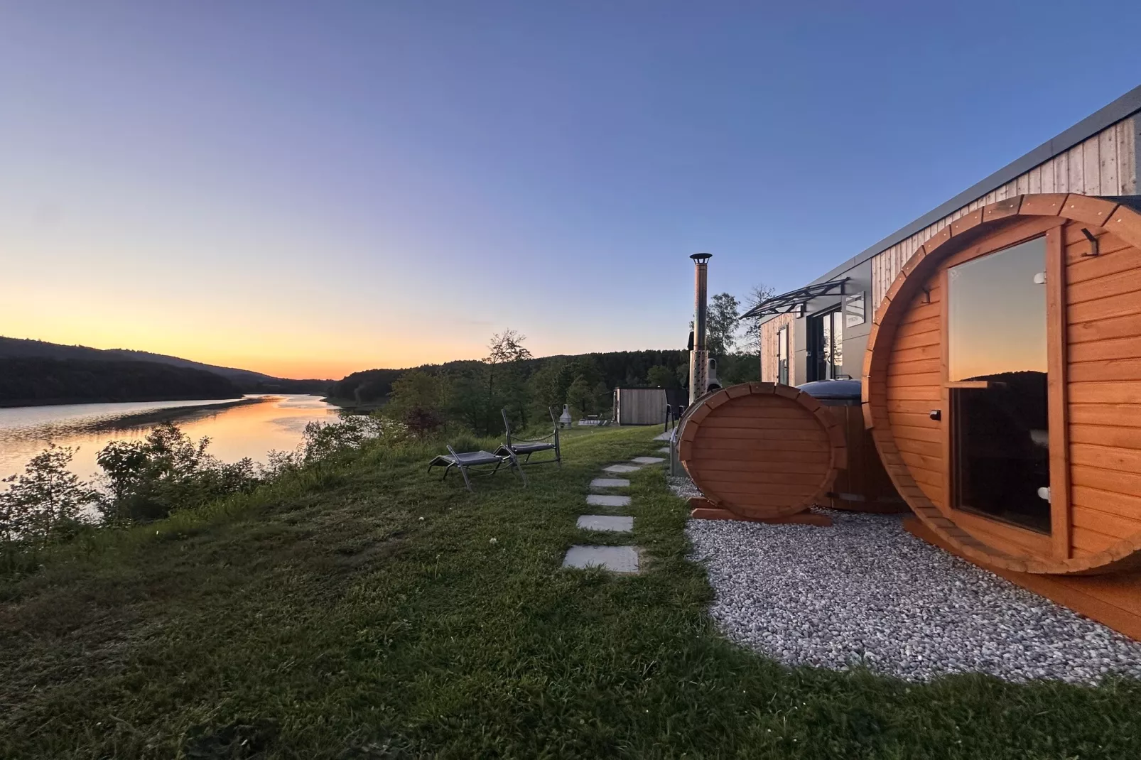 FERIENDORF SEEBLICK - Tiny Chalet am Eixendorfer See-Exterior in summer