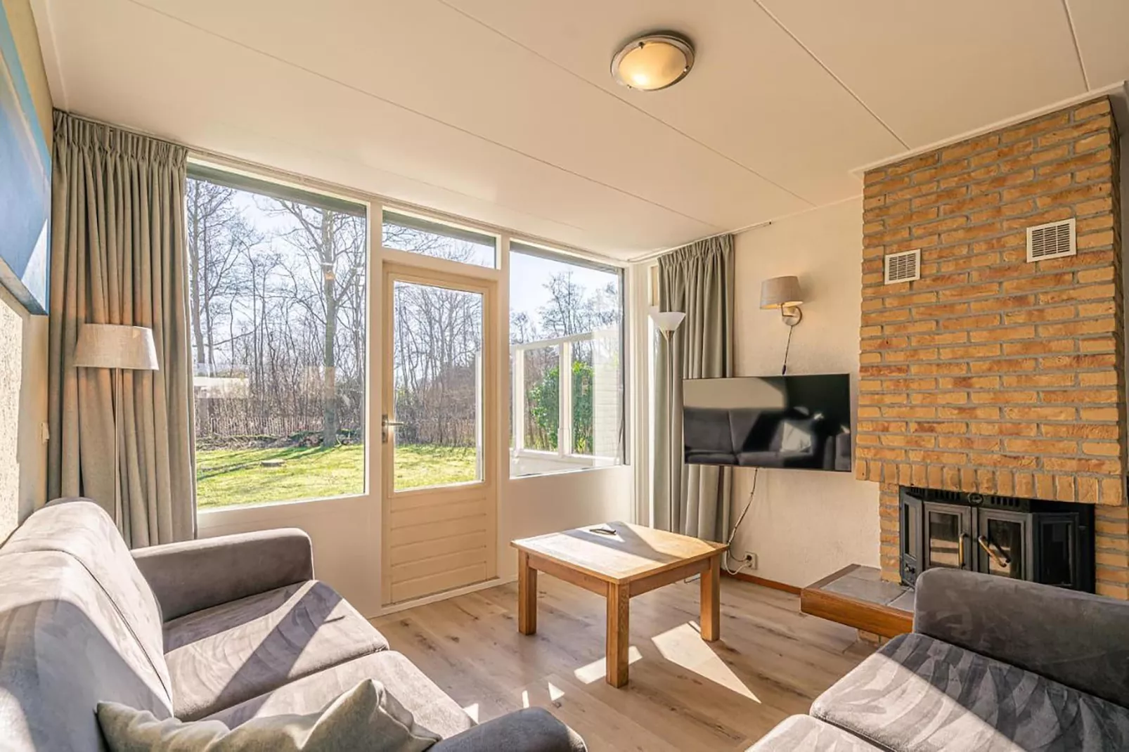 De Parel 166-Living room