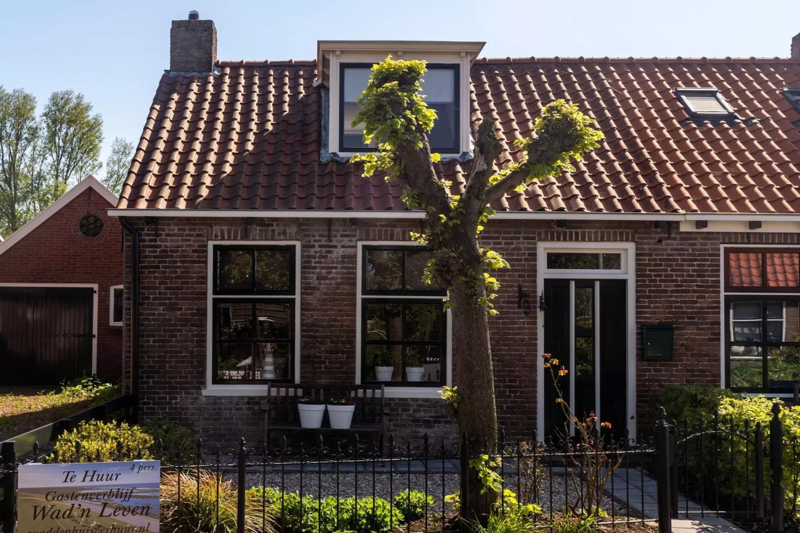Wad’n Leven-Exterior in summer