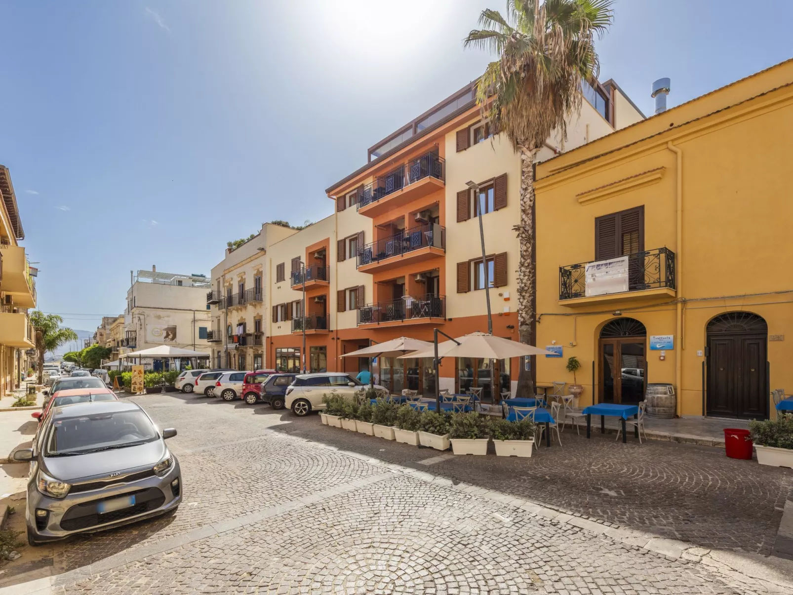 Sicilia-Outside