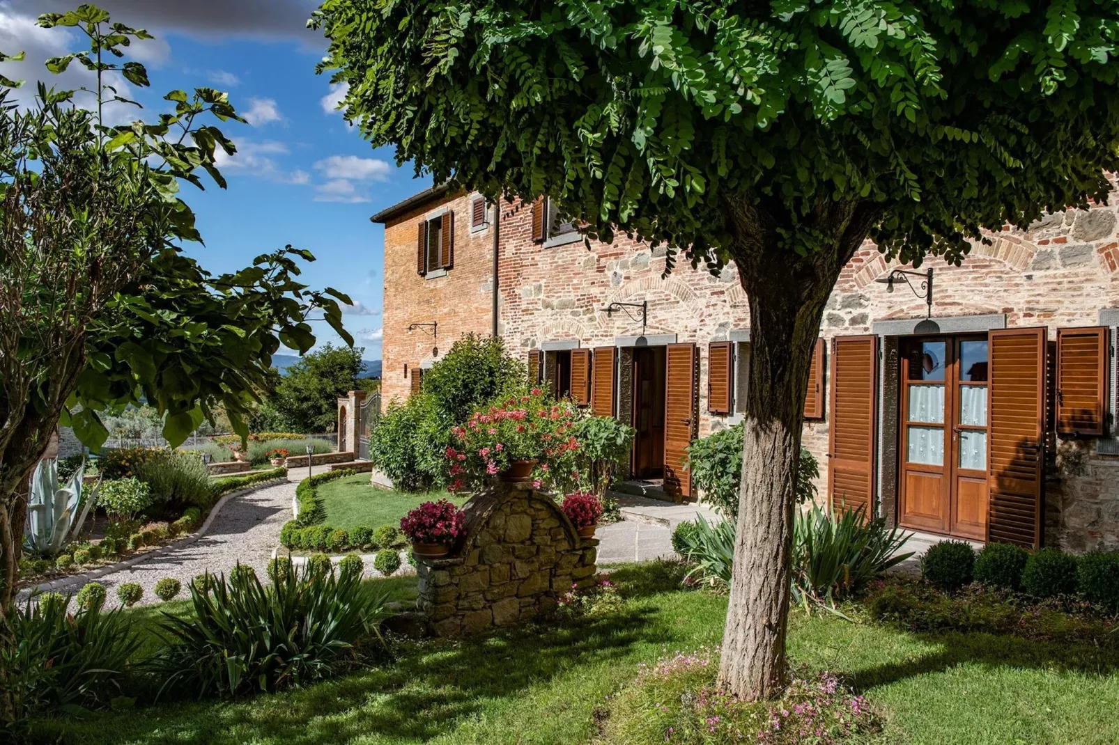 Borgo Le Spighe-Außenbereich Sommer