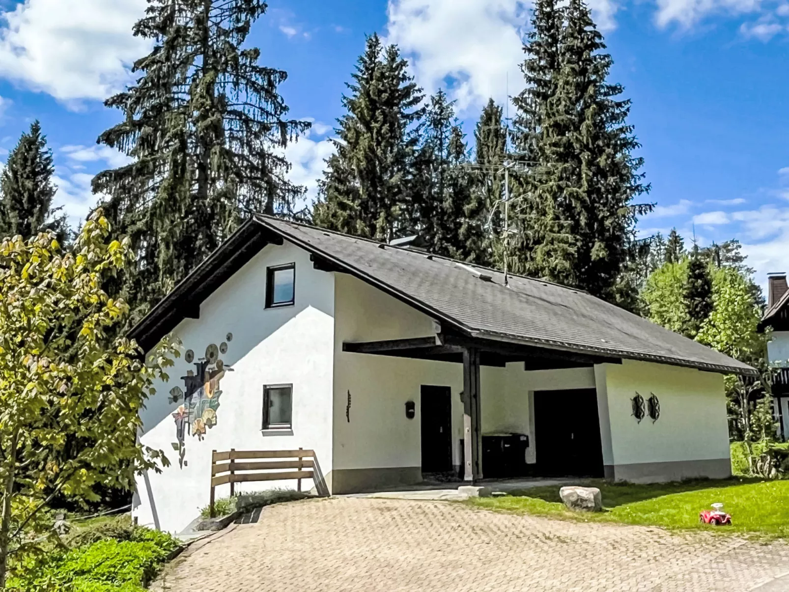 Habsberg-Outside