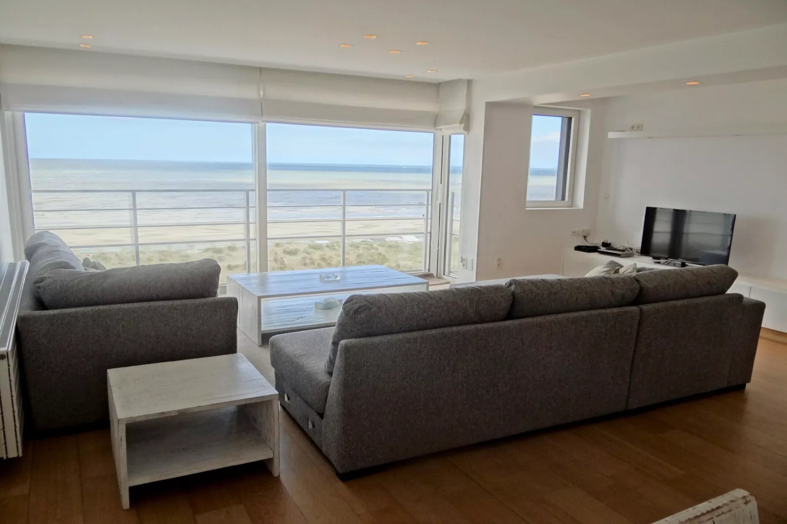 SUN BEACH I