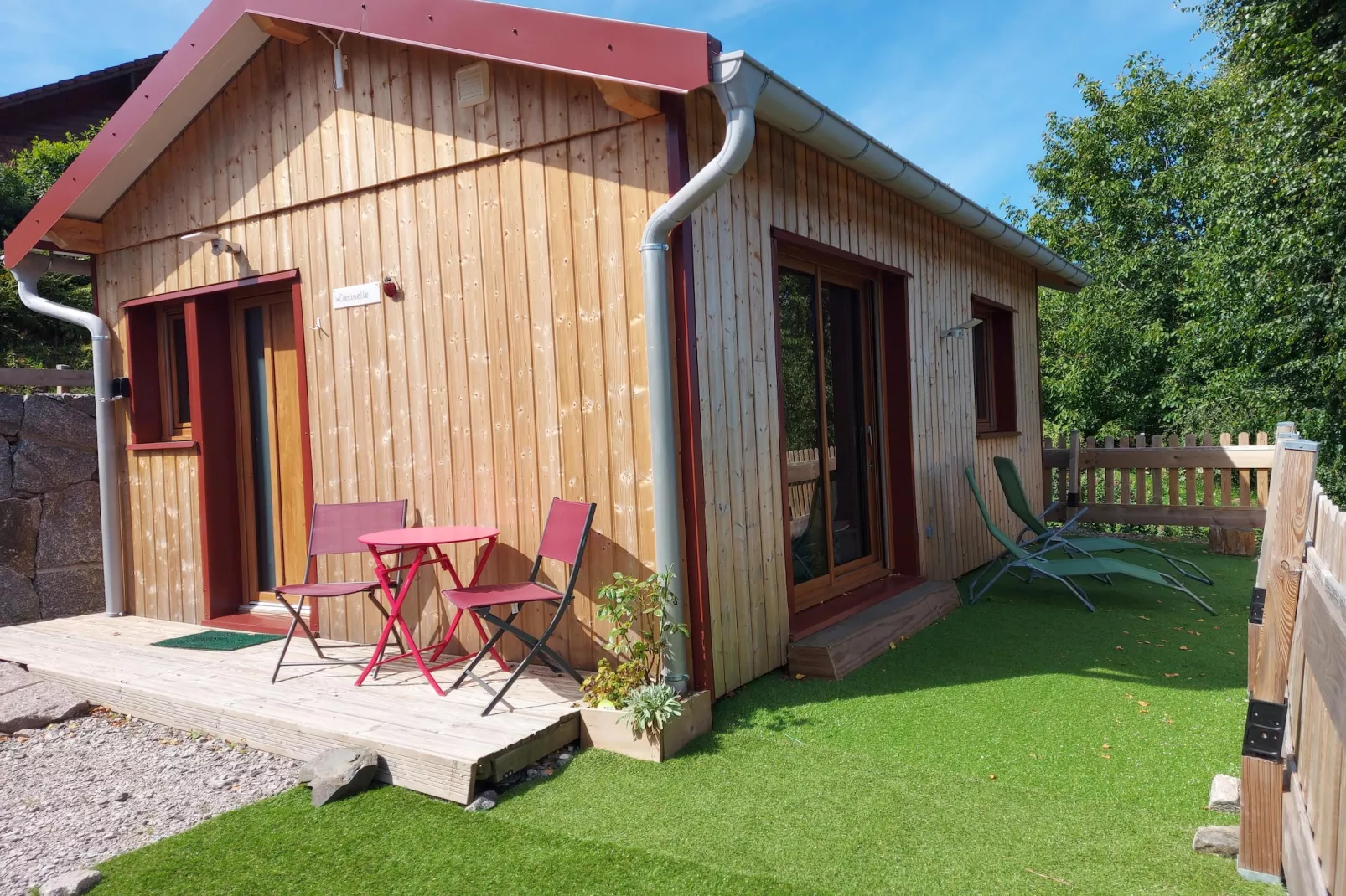 La Salamandre-Exterior in summer