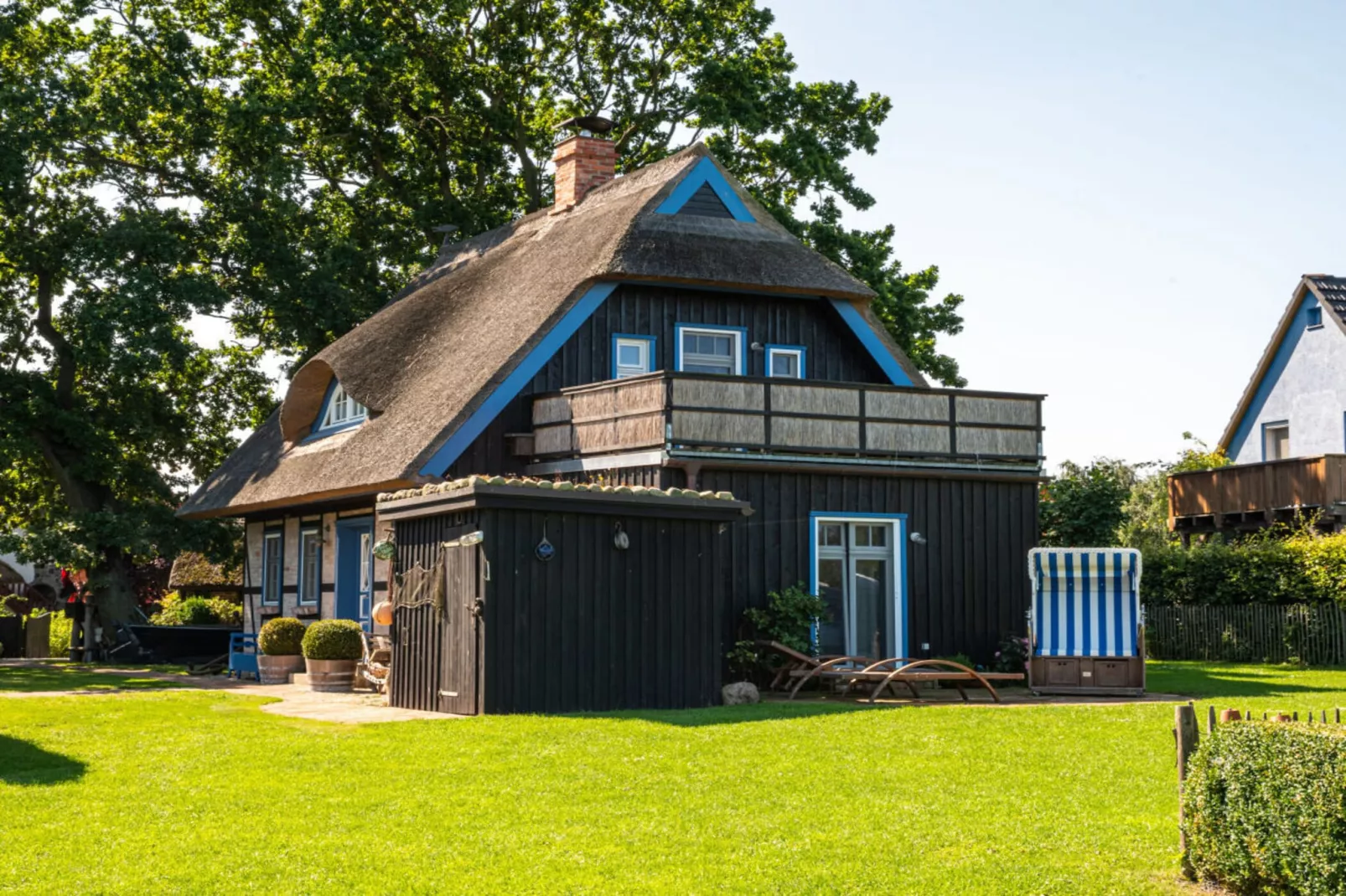 229044-Exterior summer