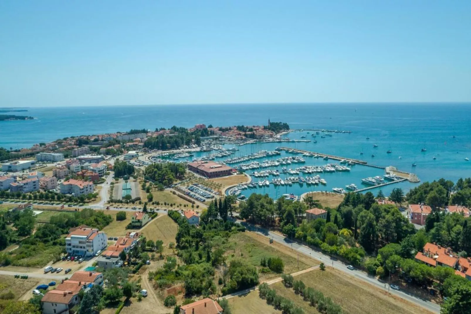 	VIla Querchus Penthouse 8-Areas summer 20km