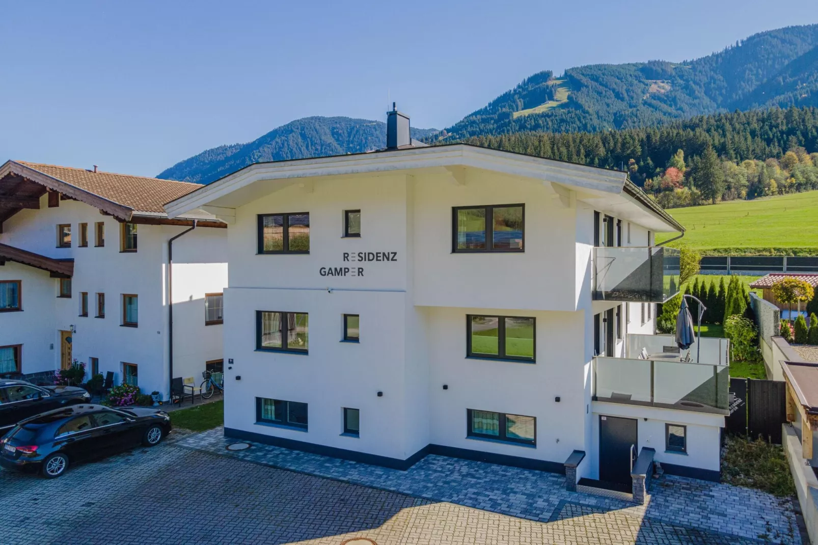 Residenz Gamper-Exterior summer