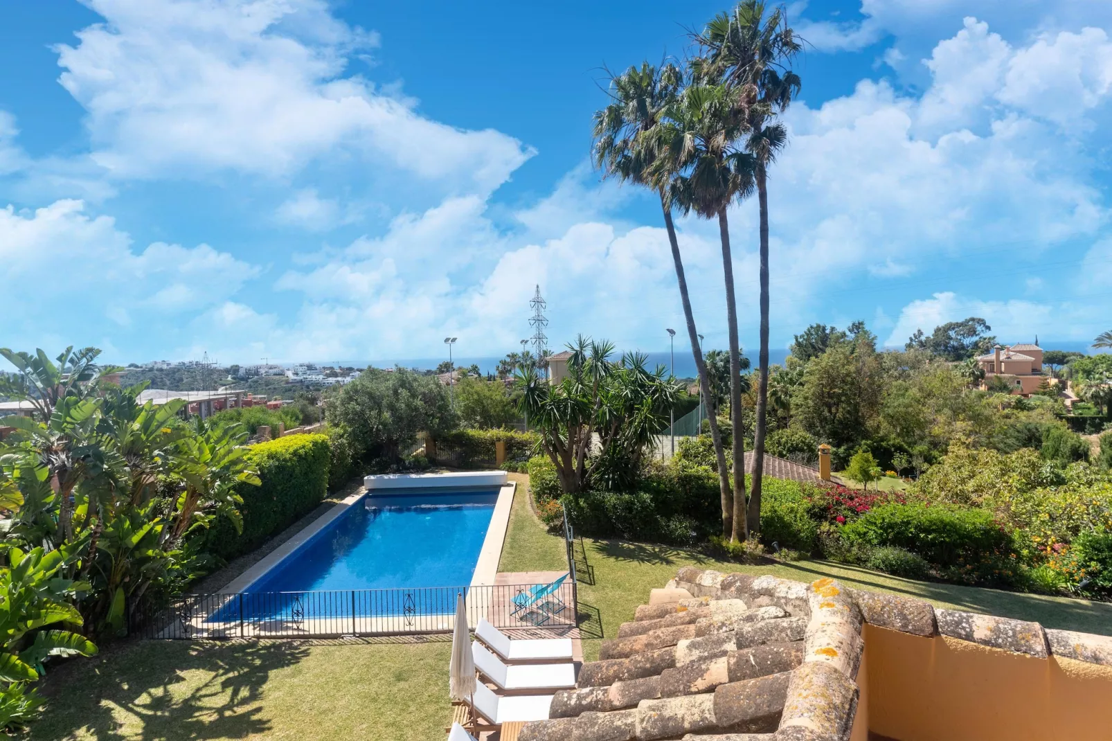 Casa Amarilla-View in summer