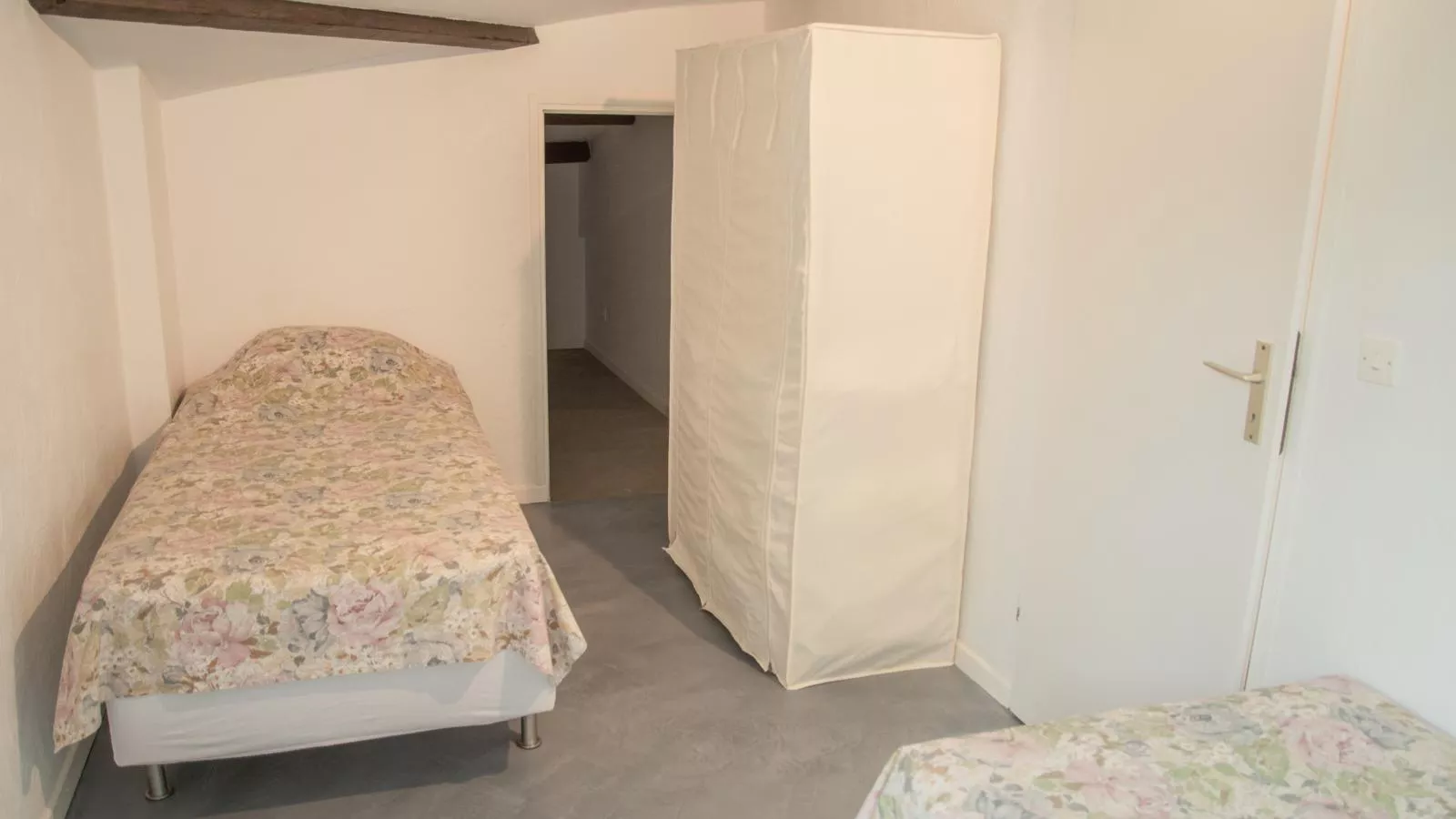 Maison l Arc-Bedroom