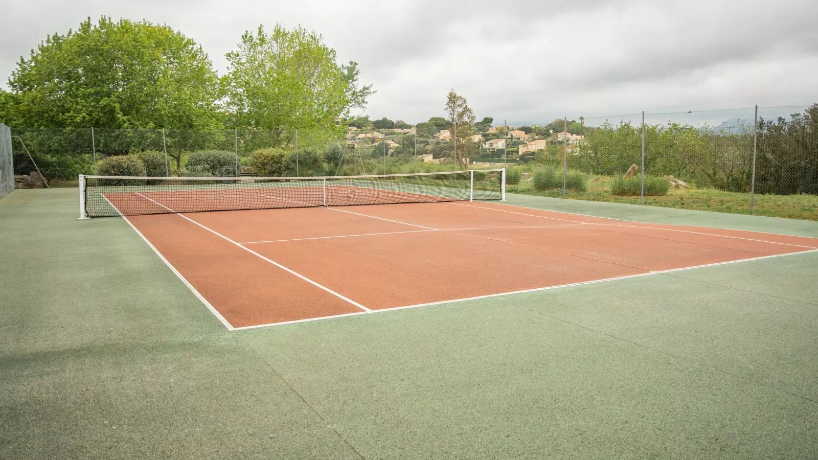Maison l Arc-Park facilities