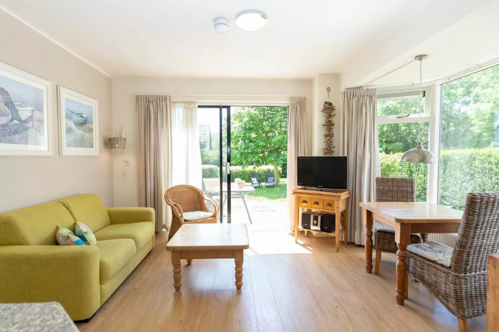 Strandhuys Alikruik-Living room