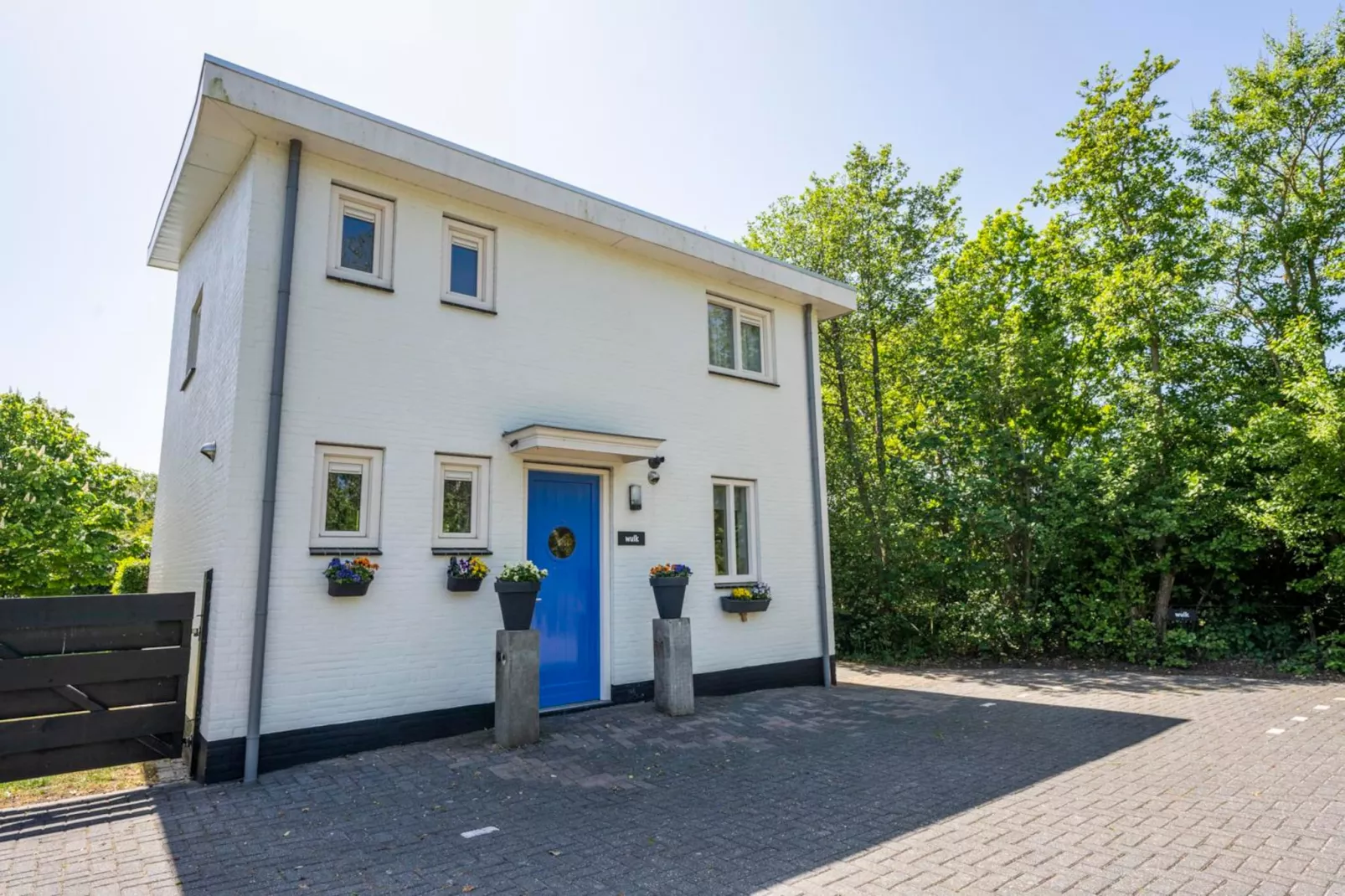 Strandhuys Wulk-Exterior in summer