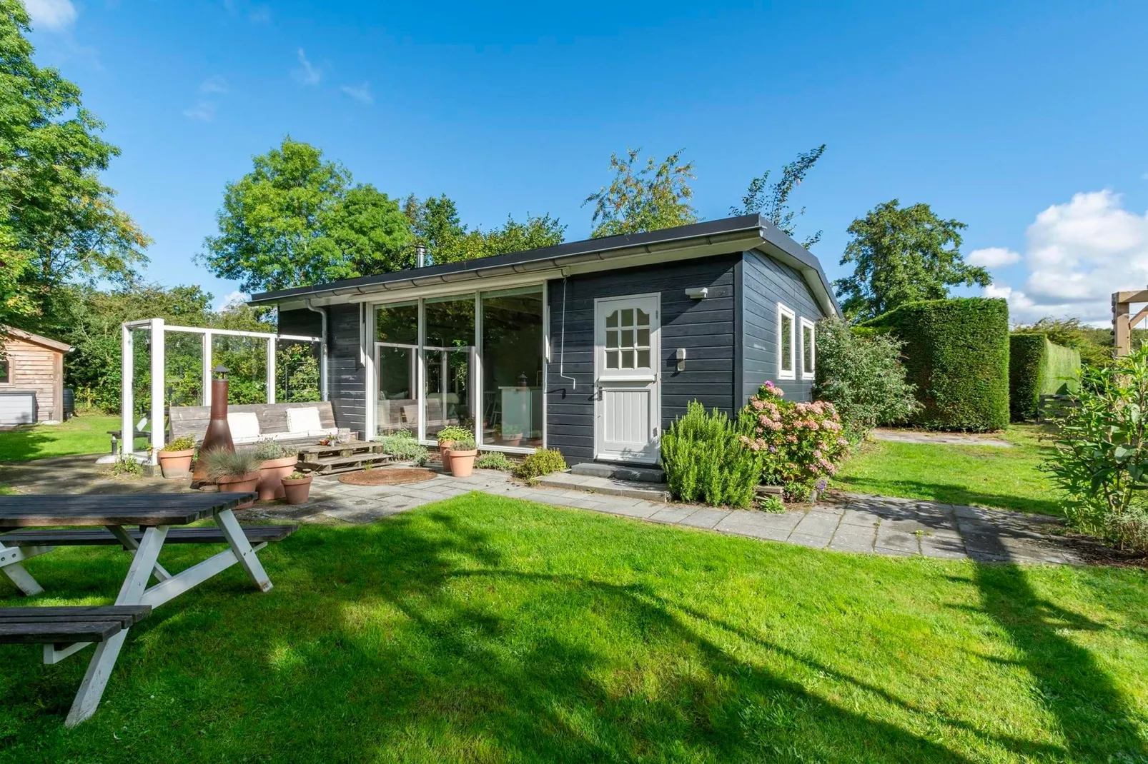 Eureka 109-Exterior in summer