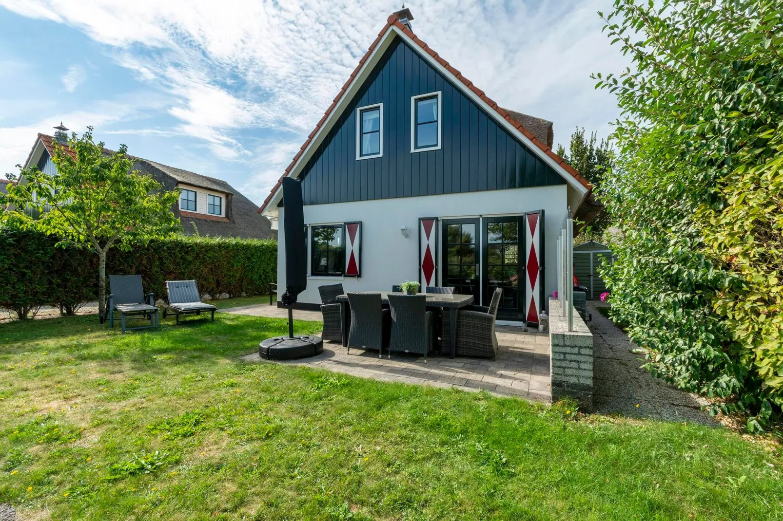 De Buitenplaats 37-Exterior in summer
