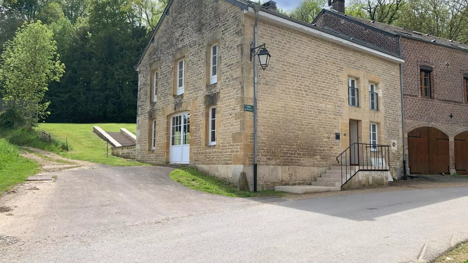 Gite du Moulin-Außenbereich Sommer