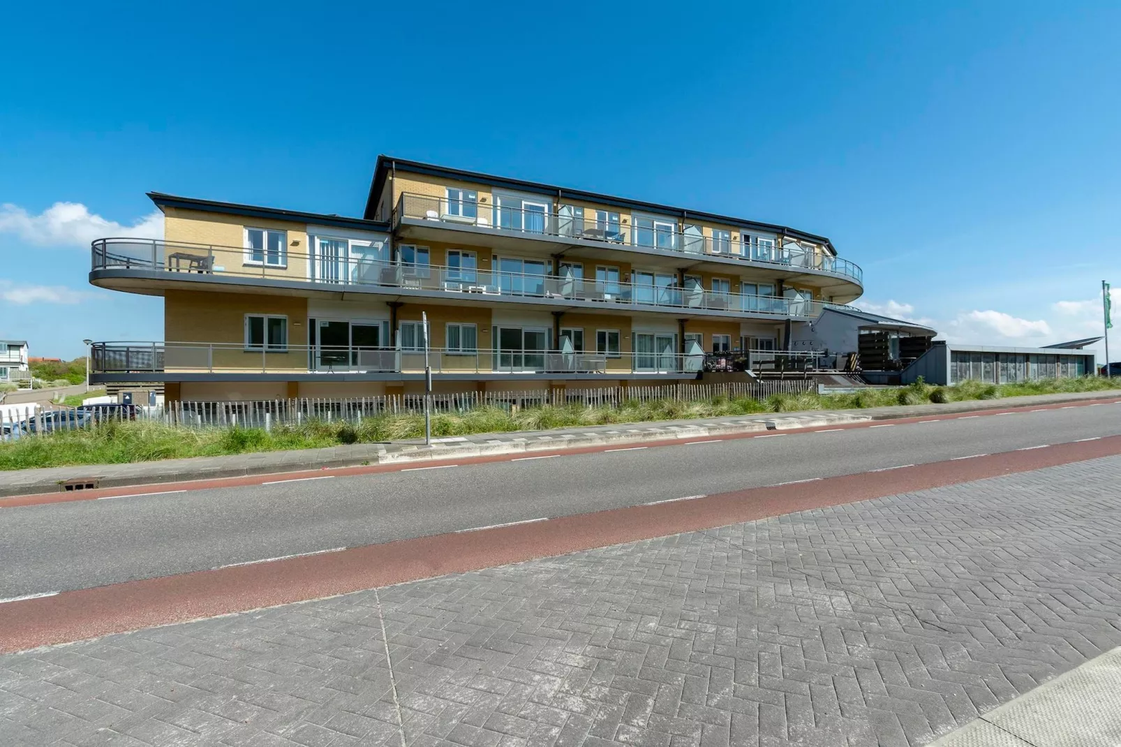 Wijde Blick 103-Exterior in summer