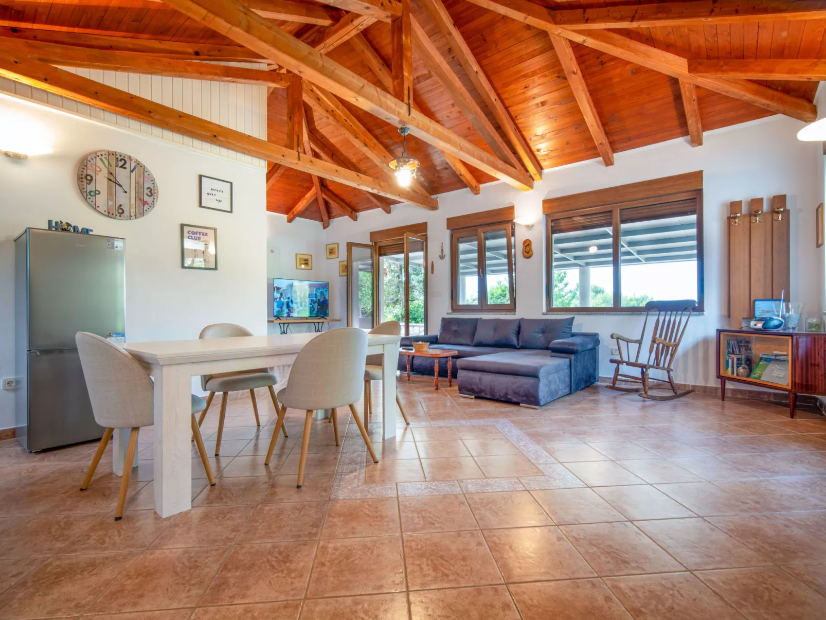 Dundo House-Dedans