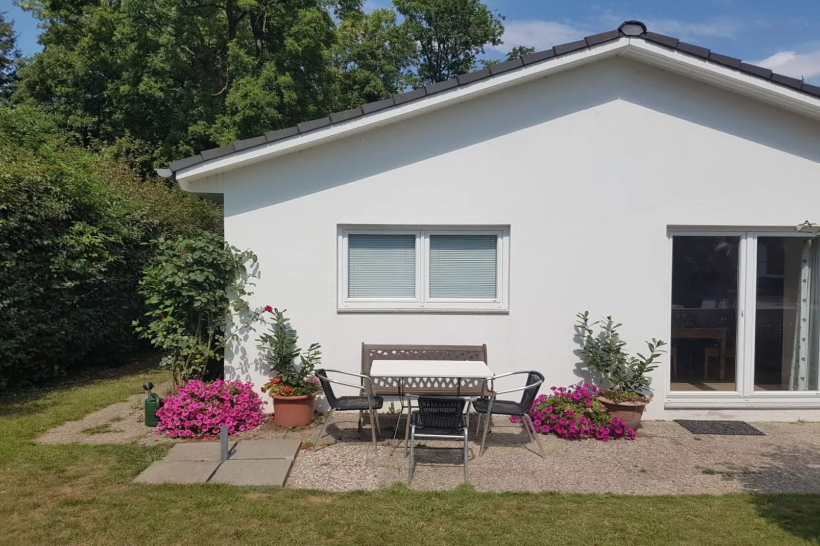 453495-Exterior in summer