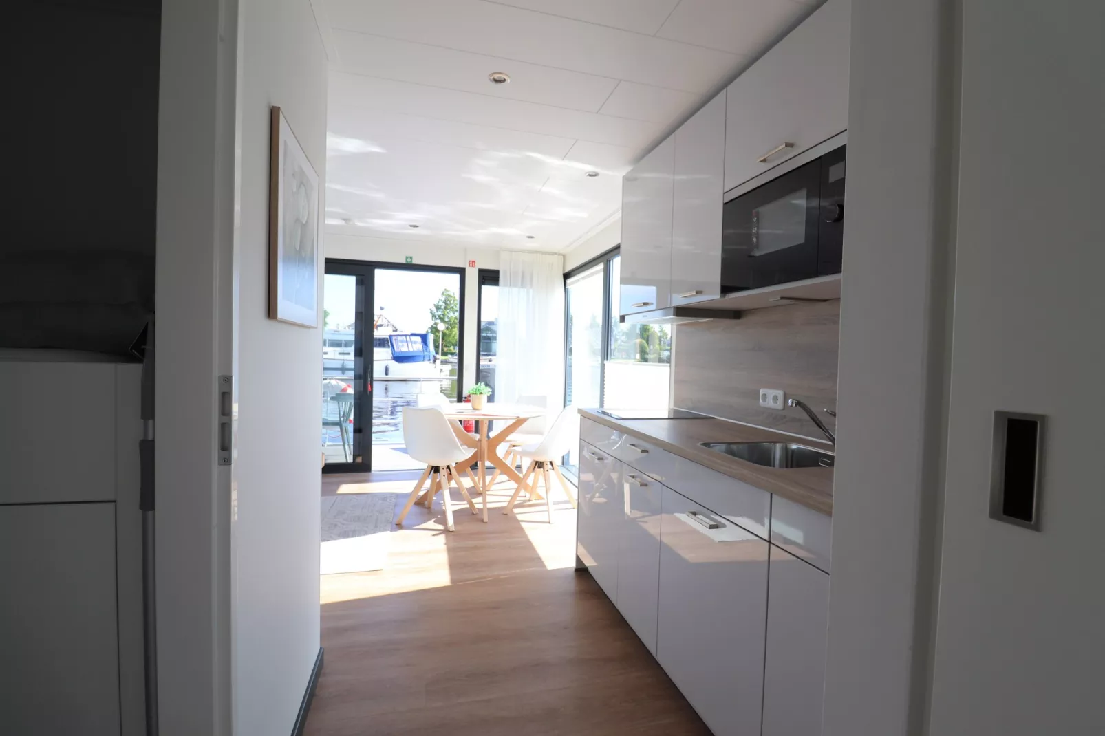 Houseboat Refugio-Hall / réception