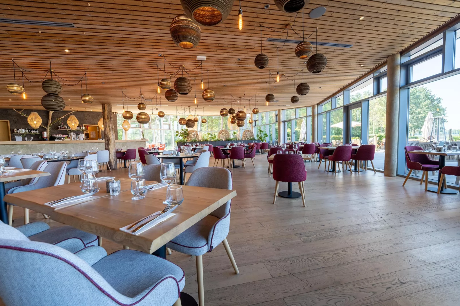 The Large Lake House by YourNature-Installations du parc