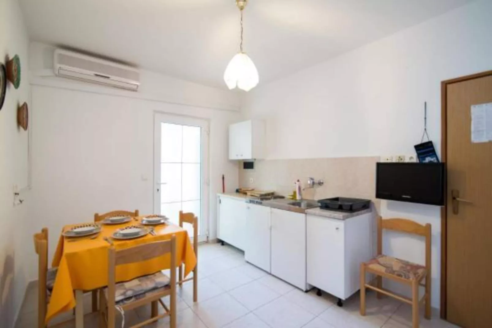 Apartments Boguvila - Two-Bedroom Family Apartment with Terrace (A2) - (ST)