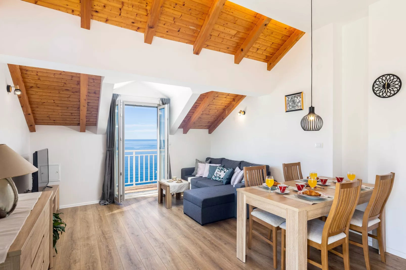 Apartment M&K - Two Bedroom Apartment with Balcony and Sea View