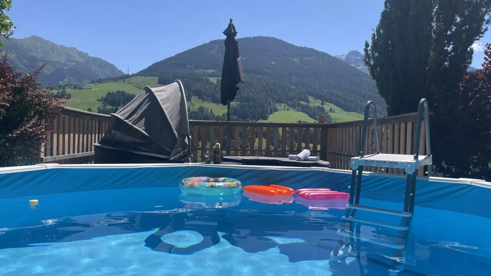 TraumLodge-Swimming pool