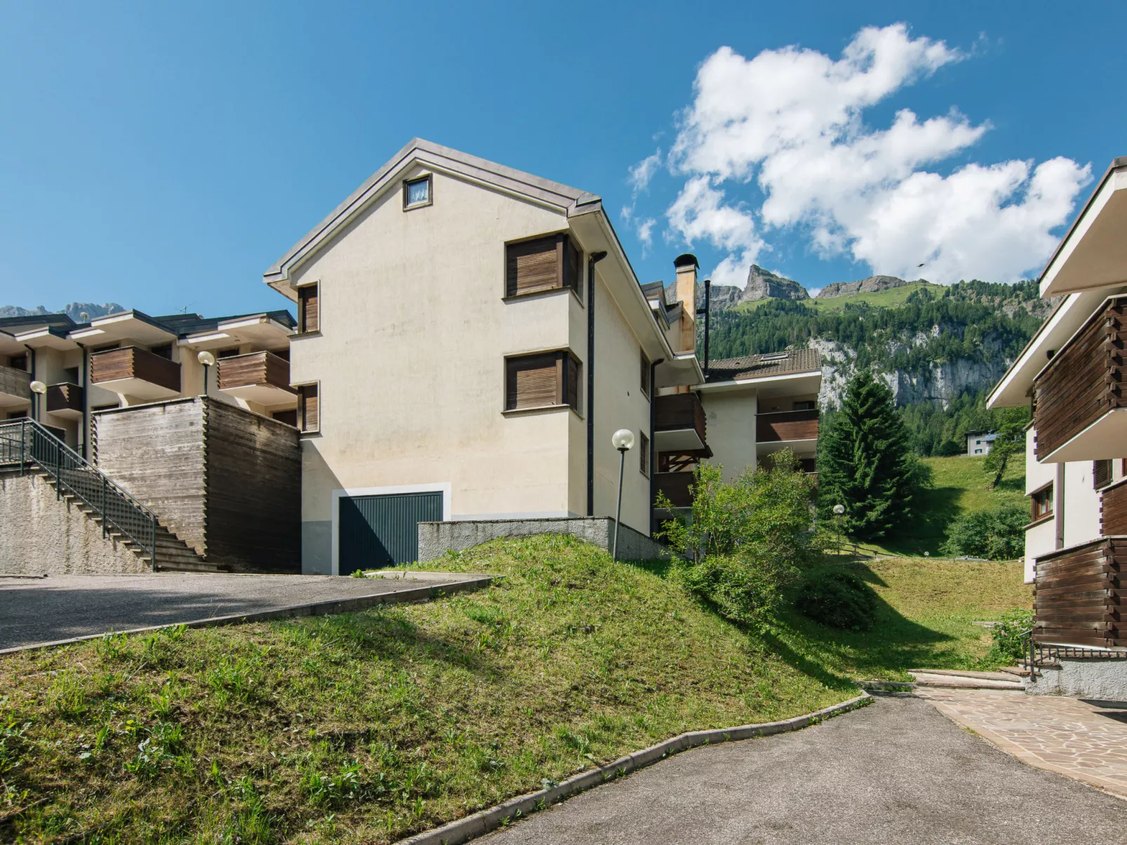 Cesa del sass-Outside