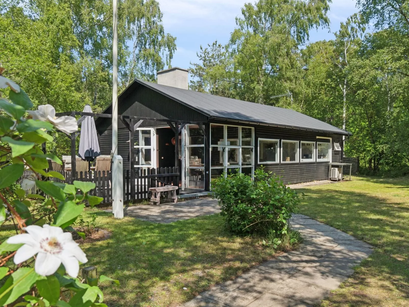 "Eirik" - 700m from the sea