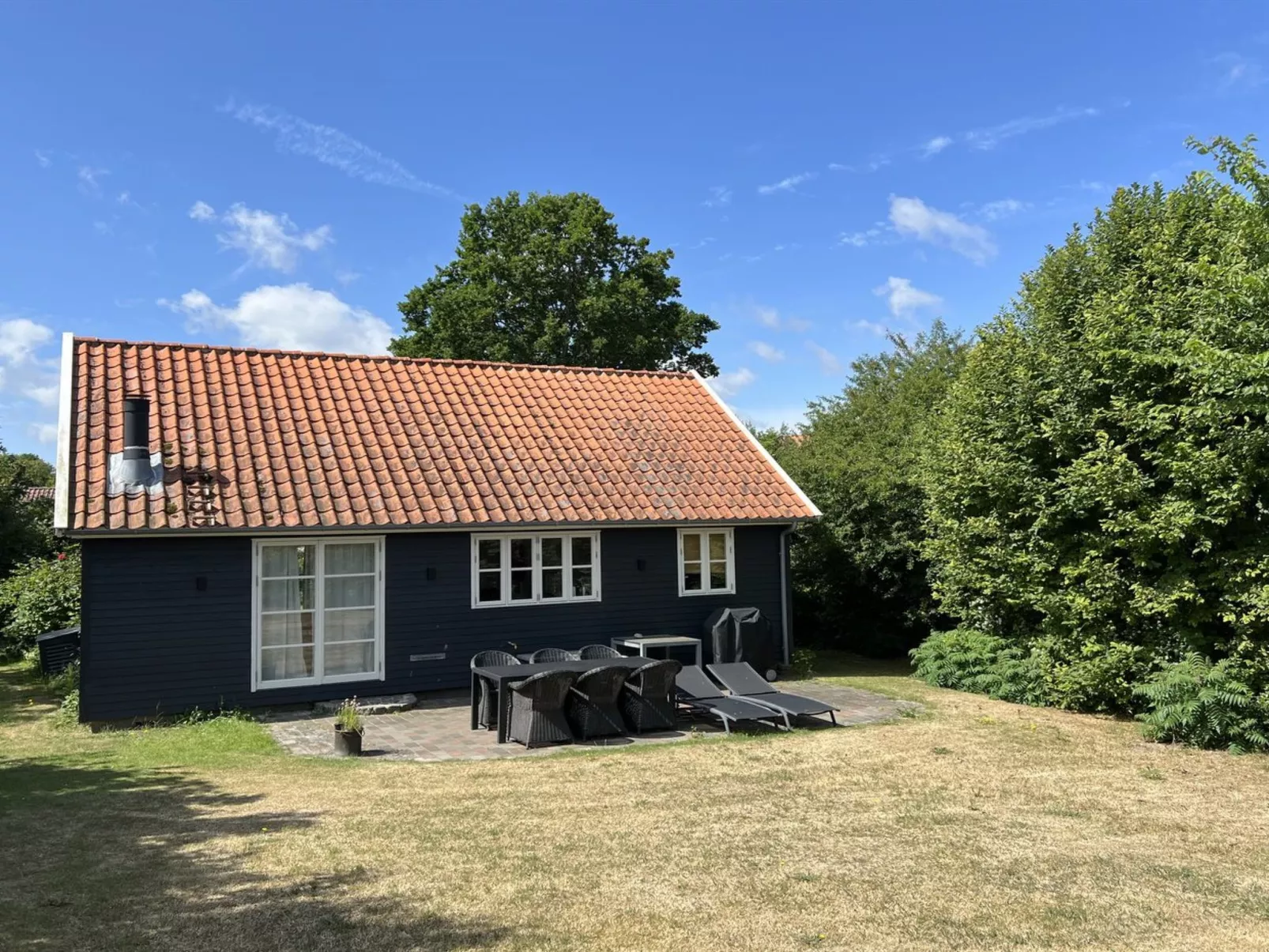 "Skyler" - 250m from the sea