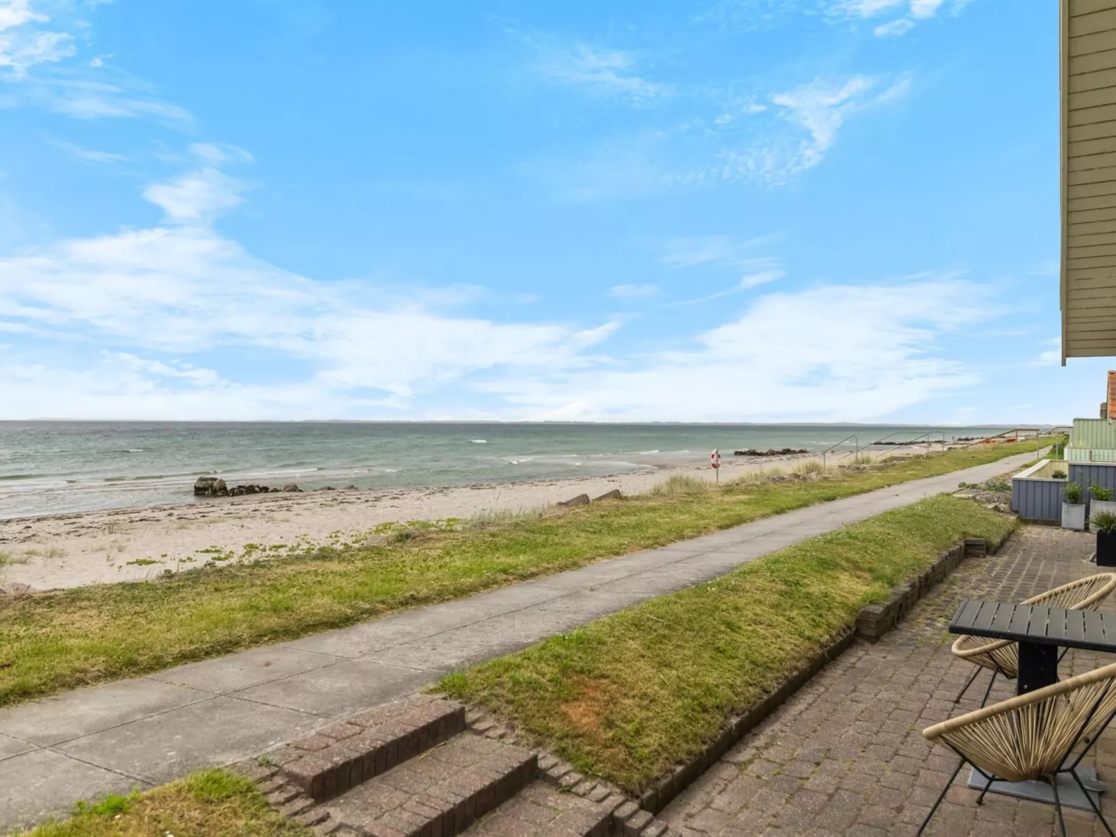 "Aswith" - 5m from the sea-Outside