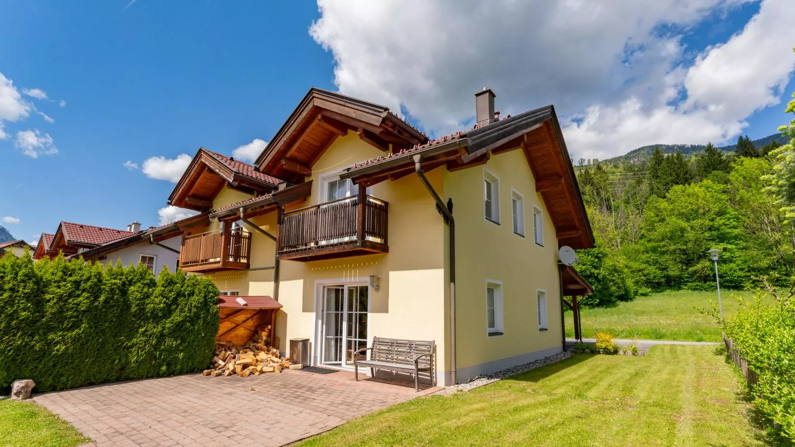 Gailblick-Exterior in summer
