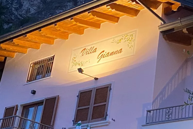 Residence Villa Gianna Limone sul Garda - Trilo 1 - 2 pax-Exterior in summer