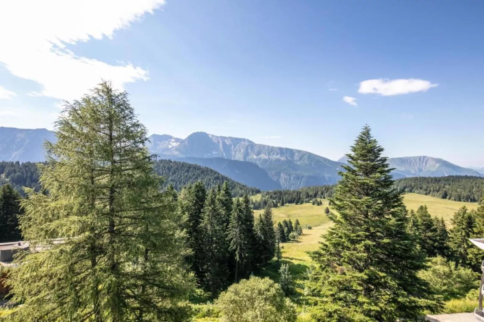 V du Bachat EPICEA C N°02 - 2P5-Areas within 5km in summer